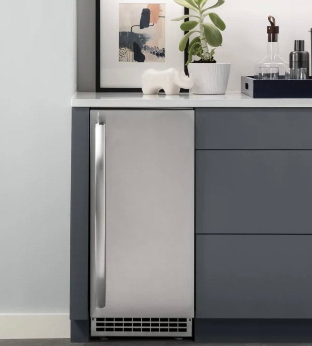 GE UCC15NJII 15 Inch Under Counter Panel Ready Ice Maker Soperb