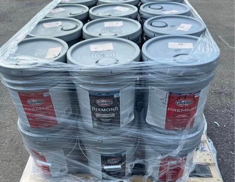 Glidden 5 Gallon Paint (interior & exterior) colors in photos Soperb